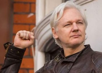 Assange podrá continuar su batalla legal contra la extradición a EU