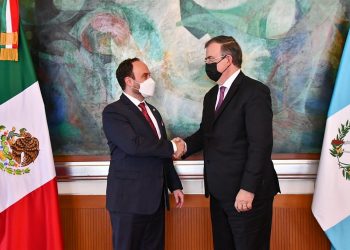 Canciller Ebrard recibe a su homólogo guatemalteco Pedro Brolo