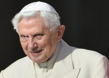 El Vaticano afirma que Ratzinger condenó los abusos y se reunió con víctimas