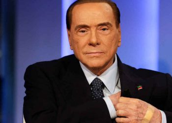 Berlusconi renuncia a candidatura por la Jefatura del Estado italiano
