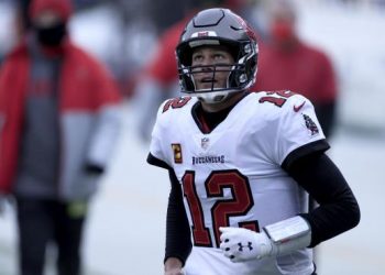 Brady, con más experiencia que los entrenadores de sus rivales en la Nacional