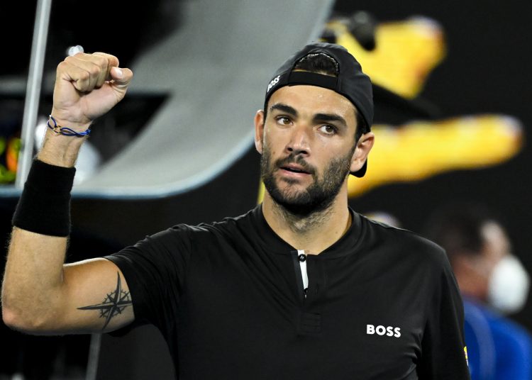 Melbourne (Australia), 23/01/2022.- Matteo Berrettini of Italy celebrates winning against Pablo Carreno Busta of Spain during their 4th round match on Day 7 of the Australian Open at Melbourne Park in Melbourne, Australia, 23 January 2022. (Tenis, Abierto, Italia, España) EFE/EPA/DEAN LEWINS AUSTRALIA AND NEW ZEALAND OUT