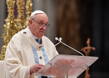 El papa en su primera misa del 2022: Herir a las mujeres es ultrajar a Dios