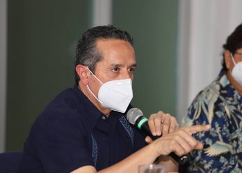 Quintana Roo tuvo mucho turismo internacional, lo que generó un mayor riesgo: Carlos Joaquín