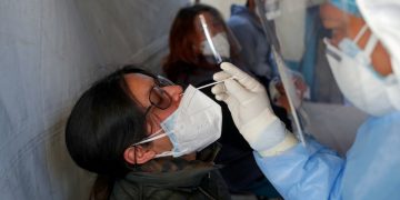Amplían horarios en centros de salud que realizan pruebas COVID-19