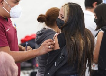 Este martes 11 aplicarán segunda dosis a chavos de 15 a 17 años en la CDMX