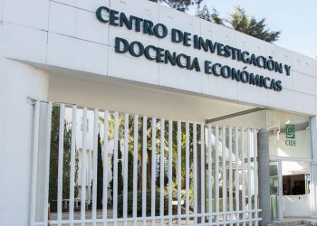 Neoliberales hicieron del CIDE una versión “hasta de segunda” del ITAM: AMLO