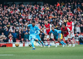 El City de Guardiola vence 1-0 al Arsenal en la J21 de la Premier League