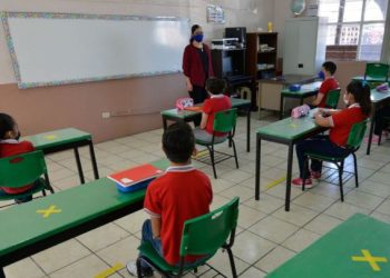 Regreso a clases en Nuevo León será hibrido y voluntario