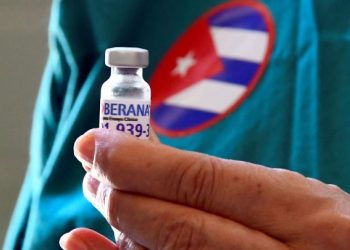 Ómicron no es tan fuerte en Cuba por la alta tasa de inmunización, asegura Díaz-Canel