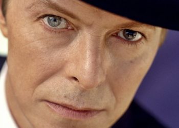 Catálogo de David Bowie es vendido a Warner por millonaria cantidad