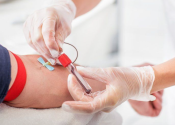 Francia quitará los requisitos para que homosexuales donen sangre