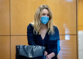 Elizabeth Holmes es hallada culpable de fraude