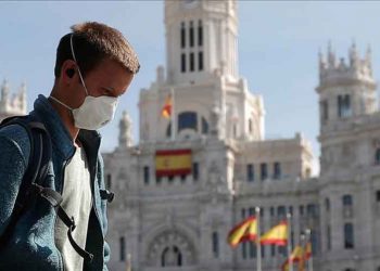 España registra más de 17,000 casos de COVID en 24 horas