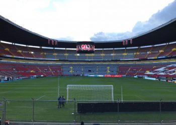 Reducen aforo en estadios de Jalisco