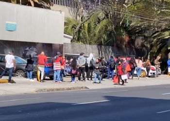 Largas filas para realizarse la prueba COVID-19 en CDMX