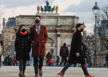 Gobierno francés levantará la mayoría de las restricciones en febrero