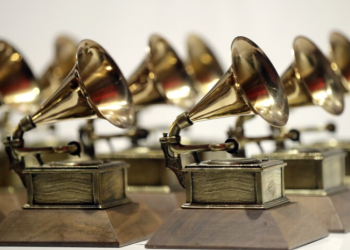 Posponen la gala de los premios Grammy tras expansión de ómicron