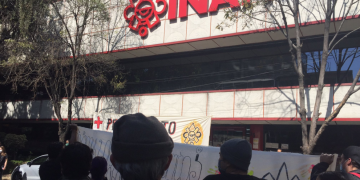 ENAH se manifiesta en las instalaciones del INAH; exigen mayor presupuesto