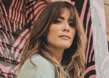 Kany García y Myke Towers posponen conciertos por COVID-19