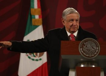 Anuncia López Obrador que se realizará prueba COVID por síntomas de catarro