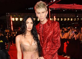 Megan Fox y Machine Gun Kelly ¡se comprometieron!