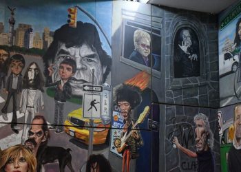 Invita Metro a realizar “un viaje por el Rock and Roll” a través del Mural en estación Auditorio de la Línea 7