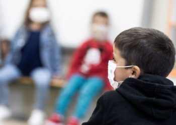 Contagios de COVID se dan por la falta de entrenamiento del sistema inmunológico de los niños: López