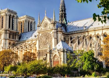 Visita Notre Dame por medio de realidad aumentada