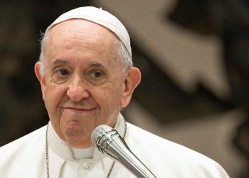 Papa Francisco: Padres migrantes son mis héroes