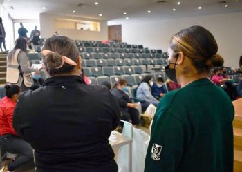 Personal médico de Chihuahua recibe vacuna de refuerzo