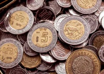 El peso pierde ante alza de tasas de interés en EU