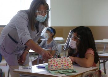 Planteamos que se consultara con los padres de familia si estaban de acuerdo con el regreso a clases: Hernández