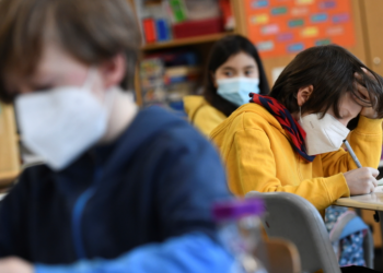Alemania se opone al cierre de escuelas ante Ómicron