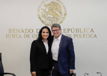 Da Ricardo Monreal  bienvenida a Rosa Elena Jiménez nueva senadora por Nayarit