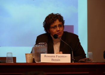 Podcast son nueve capítulos que tratan sobre preceptos básicos de economía: Fuentes