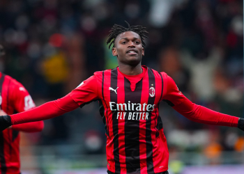 Italia aplazará partidos serie A si los clubes tienen 9 positivos