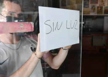 Al menos 100 mil personas de Buenos Aires y alrededores sufren cortes de luz