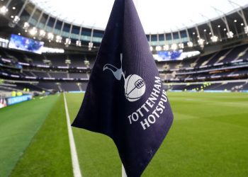 Suspendido el Tottenham-Arsenal de la Premier por la covid