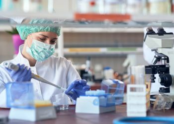 Tratamiento anticovid de Novartis muestra resultados positivos