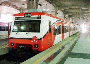 Servicio lento en Tren Suburbano por volcadura