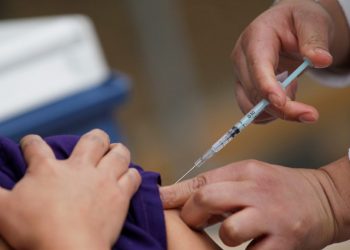 Este martes iniciará aplicación de dosis de refuerzo a adultos de 50 a 59 años en CDMX