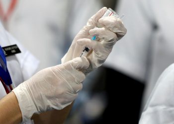 India inicia la vacunación de jóvenes entre 15 y 18 años