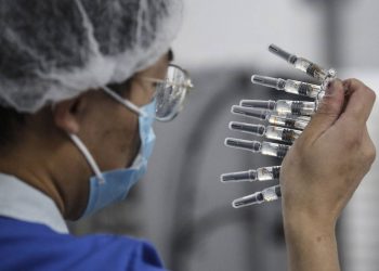 OMS asegura que las vacunas anticovid funcionan contra todas las variantes