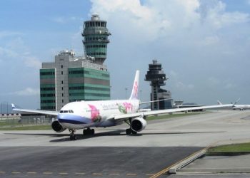 Hong Kong prohíbe escalas de vuelos procedentes de más de cien países