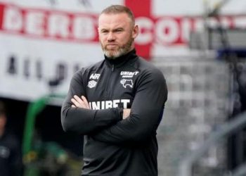 Rooney asegura que no tiene oferta del Everton