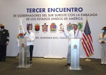 Ken Salazar  reconoce avances en seguridad en Quintana Roo