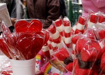 Prevén derrama económica 77% superior a la registrada el año pasado por 14 de febrero en CDMX