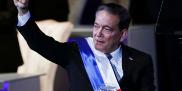 Exige el presidente de Panamá respeto a AMLO y respalda a su canciller