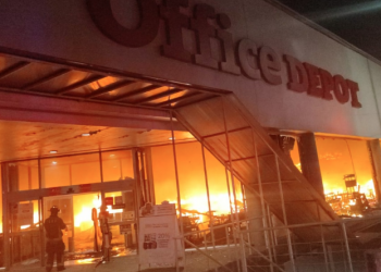 Fuerte incendio se registró en comercio de la alcaldía Álvaro Obregón